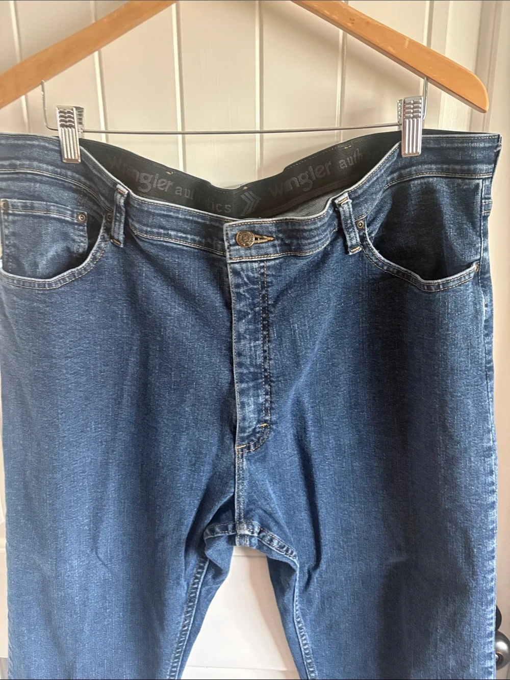 Wrangler Men's 40x32 Straight-Leg Jeans